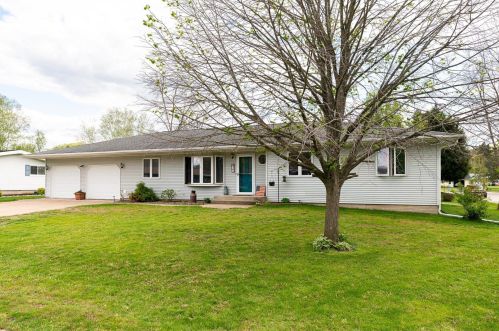 502 Mahlum St, Coon Valley, WI 54623-7709