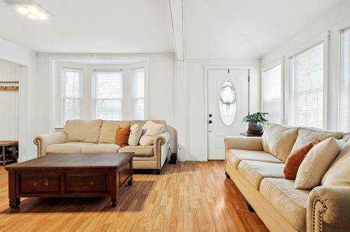 4 Hill St, Salem NH  03079-2538 exterior