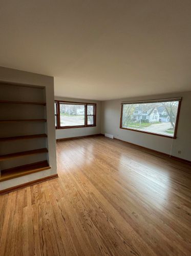 4408 Lake Dr, Cudahy, WI 53110-1217