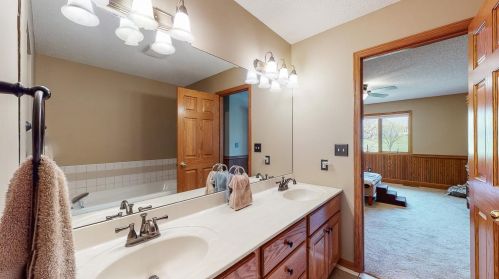 1922 Cherry St, Red Wing MN  55066-3557 exterior