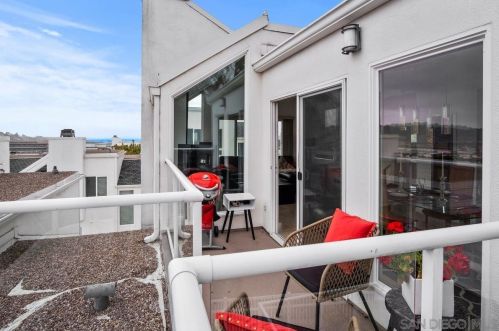 377 Longden Ln, Solana Beach CA  92075-2381 exterior