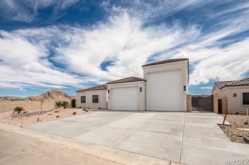 2408 Lupine Trl, Bullhead City, AZ 86442-8730