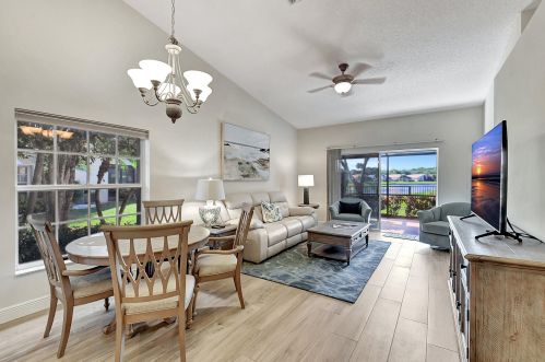 5102 Toscana Trl, Boynton Beach FL  33437-2038 exterior