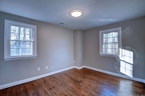 50 Bette Dr, Manchester CT  06040-6814 exterior