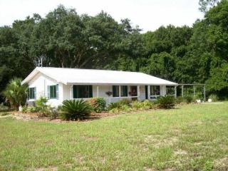 601 Osceola Ave, Satsuma, FL 32189-4021