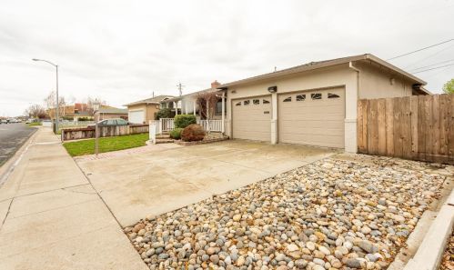827 Grant Ave, Manteca CA  95336-3727 exterior