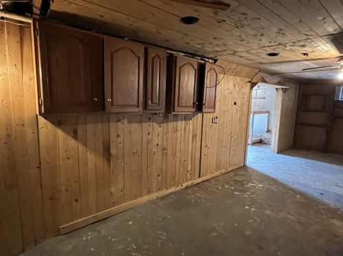 14 Vivian Dr, Florence KY  41042-9742 exterior