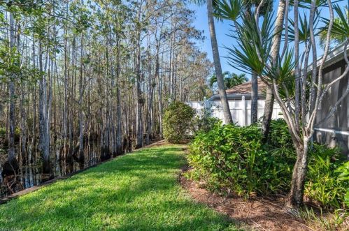 14826 Sterling Oaks Dr, Naples, FL 34110-4100