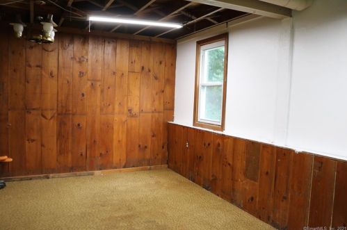 423 Harland Rd, Norwich CT  06360-1954 exterior