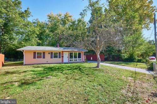 13733 Joyce Rd, Woodbridge VA  22191-1420 exterior