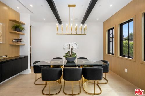 4910 Texhoma Ave, Van Nuys CA  91316-3740 exterior