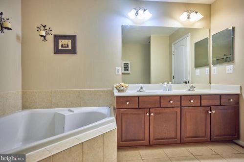 15120 Lilywood Ln, Haymarket VA  20169-6248 exterior