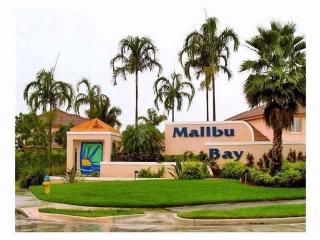 764 208th Dr, Hollywood FL  33029-2148 exterior