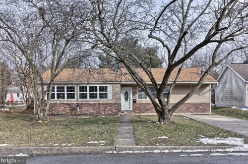 217 19th St, Camp Hill, PA 17011-3926