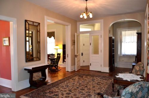 205 Lippincott Ave, Riverton NJ  08077-1309 exterior
