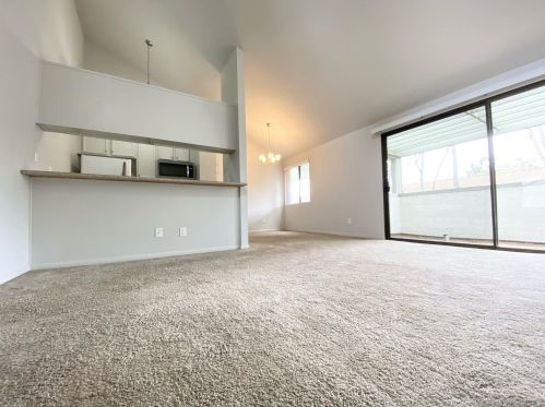 6182 Agee St, San Diego, CA 92122-3621