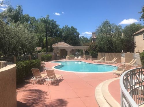 23807 Del Monte Dr, Santa Clarita CA  91355-3374 exterior