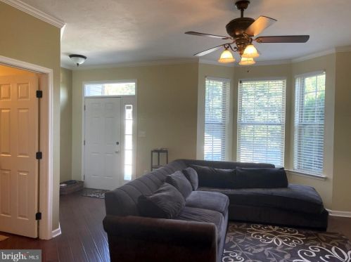 1388 Wanda Dr, Hanover, PA 17331-8646