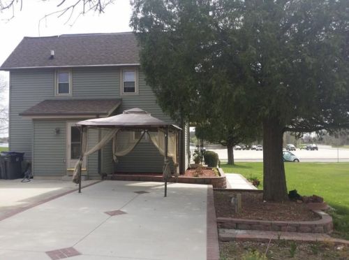 47 Russell Dr, Random Lake WI  53075-1770 exterior