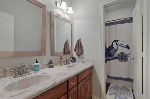 707 Main St, Waxahachie TX  75165-3233 exterior