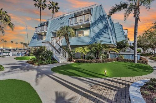 50 Montego Ct, San Diego CA  92118-3247 exterior