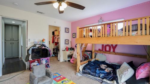 245 Wykoff Dr, Vacaville CA  95688-3546 exterior