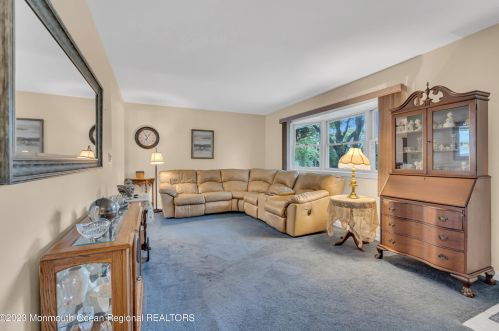 10 Trinity Pl, Jackson Twp NJ  08527-1822 exterior