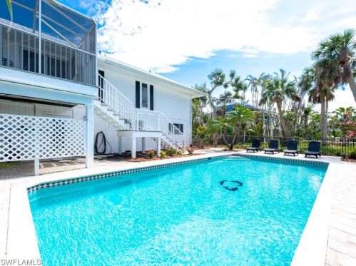 1015 Sand Castle Rd, Sanibel FL  33957-3614 exterior