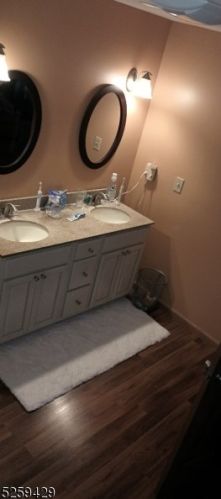 15 John St, West Milford Lakes NJ  07480-2138 exterior