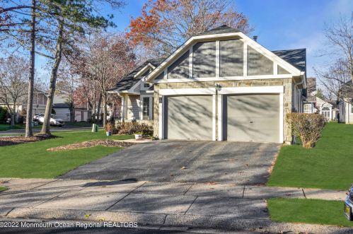 34 Waverly Ln, Jackson Twp, NJ 08527-3912