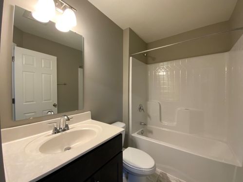 2404 Canterbury Dr, Imperial PA  15126-9179 exterior