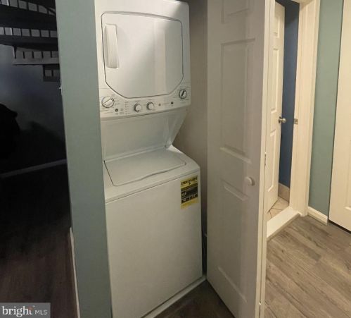 1425 Tristram Cir, West Deptford NJ  08051-2264 exterior