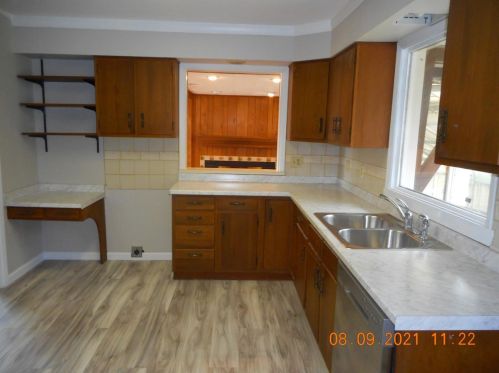 8383 Cheviot Rd, Cincinnati OH  45247-3803 exterior