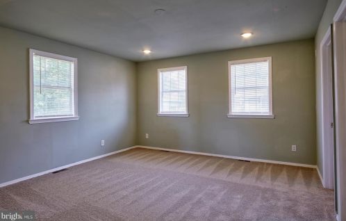 1875 Asbury Ave, West Deptford NJ  08096-4311 exterior