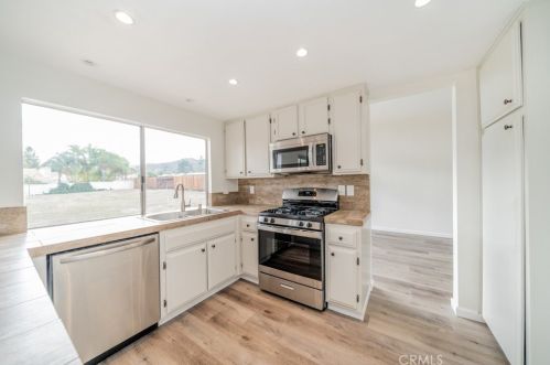 15018 Vista Vw, Lake Elsinore CA  92530-7212 exterior