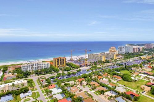931 Sycamore Ct, Marco Island, FL 34145-4441