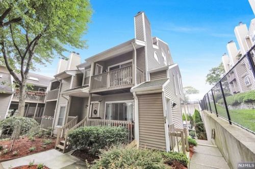 559 Windsor Dr, Palisades Park, NJ 07650-2353