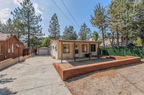 205 Cedar St, Frazier Park, CA 93225-9446
