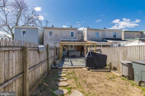 633 Division St, Gloucester NJ  08030-2335 exterior