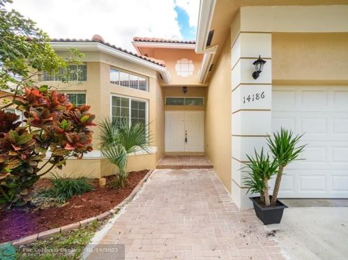 14186 32nd St, Hollywood, FL 33027-3980