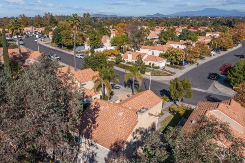 31734 Calle Novelda, Temecula CA  92592-3745 exterior