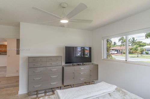 947 Nautilus Isle, Dania Beach FL  33004-2356 exterior