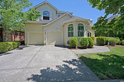 306 Schiappino St, Santa Rosa, CA 95409-3443