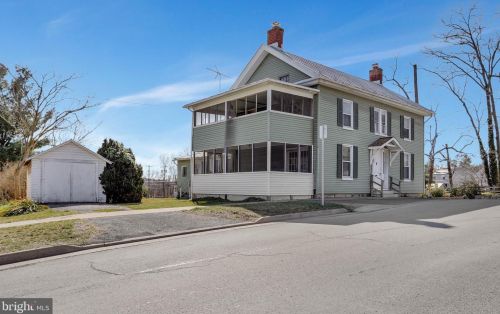 295 Washington St, Strasburg, VA 22657-2149