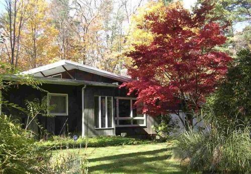 5 Briarwood Ln, Woodstock, NY 12498-1803