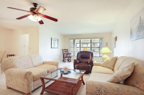 860 High Point Blvd, Delray Beach, FL 33445-3006