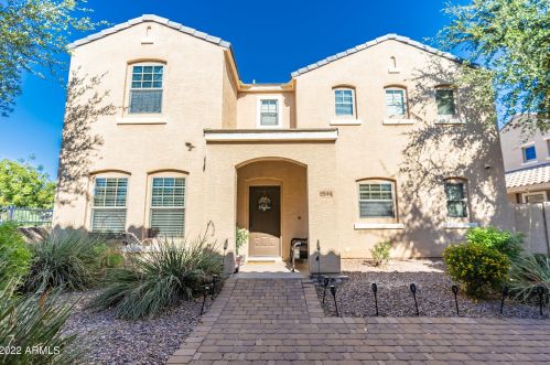 2544 Megan St, Gilbert, AZ 85295-5175