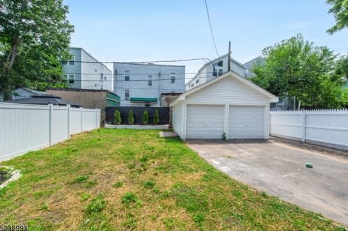 172 Freeman Ave, East Orange NJ  07018-2706 exterior