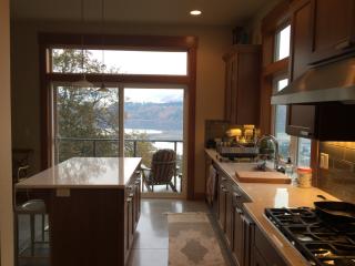 8 Montello Ave, Dee OR  97031-2234 exterior
