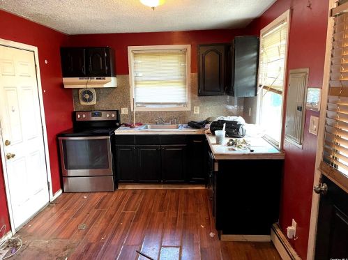 51 Schenectady Ave, Babylon NY  11704-1619 exterior